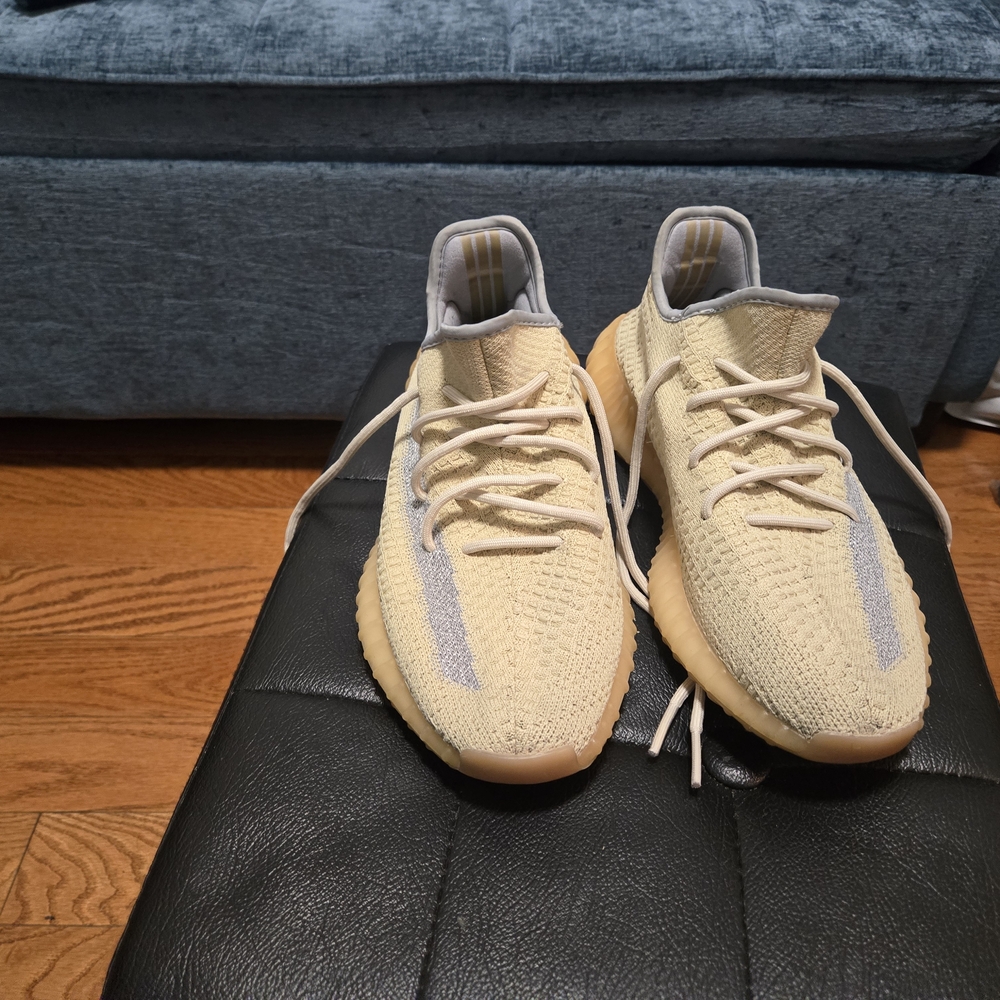 Men's Yeezy Boost 350 V2 Sneakers